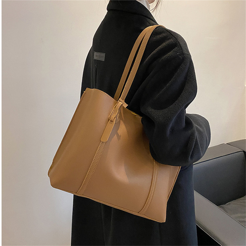 Classic Black Faux Leather Tot - огляд і ціна Leather Work Handbag