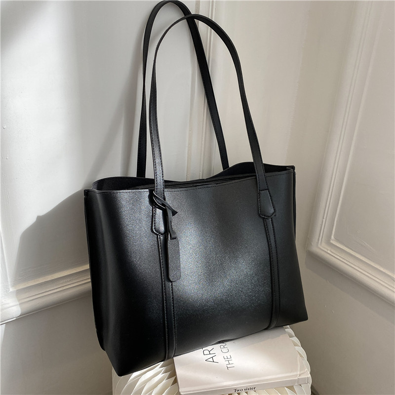 Classic Black Faux Leather Tot - огляд і ціна Leather Work Handbag